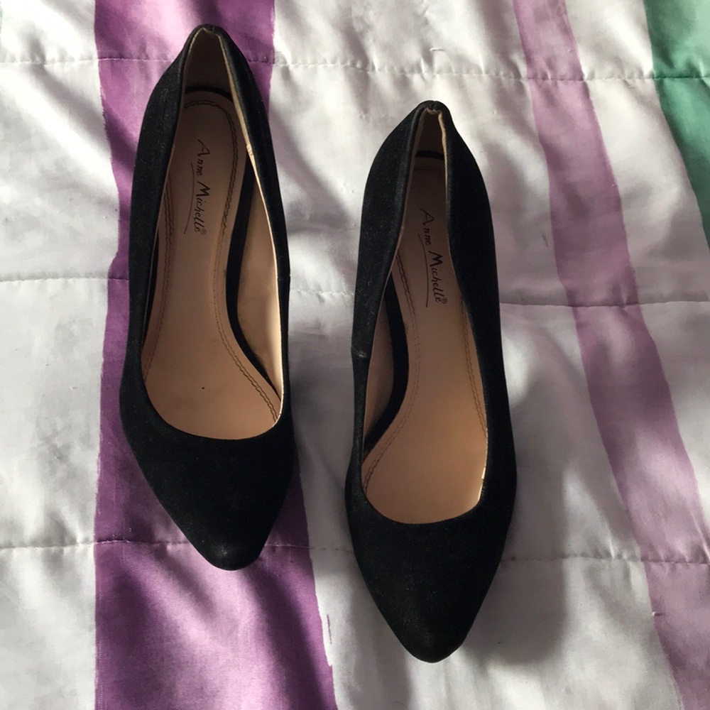 Black Velvet pointed high heels